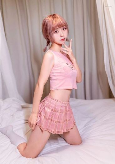 女机器人国语版_720完整版观看